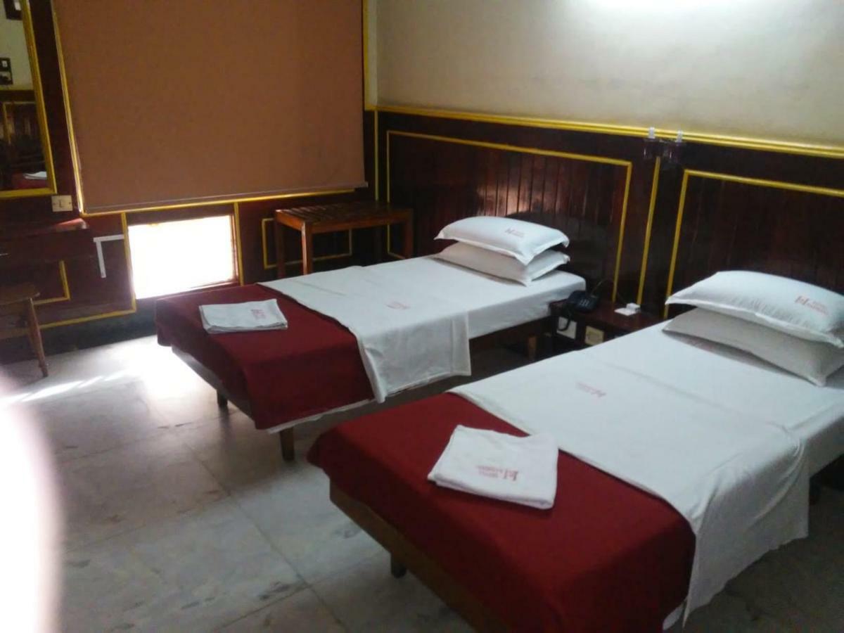 Sarmani Hotels Pvt. Ltd Ченнаи Экстерьер фото